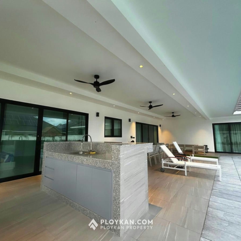 Luxury 4-Bedroom Pool Villa for Rent In The Clouds II