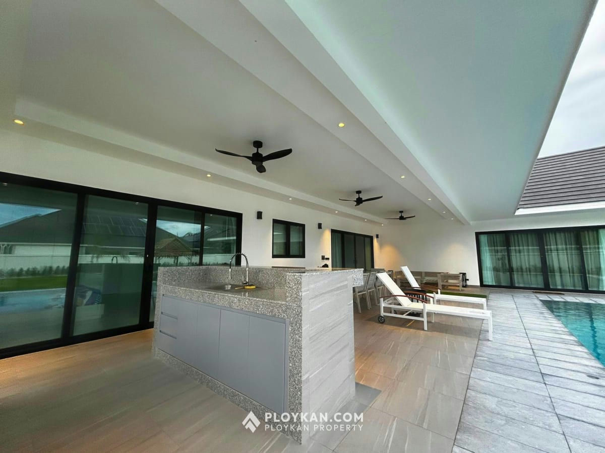 Luxury 4-Bedroom Pool Villa for Rent In The Clouds II