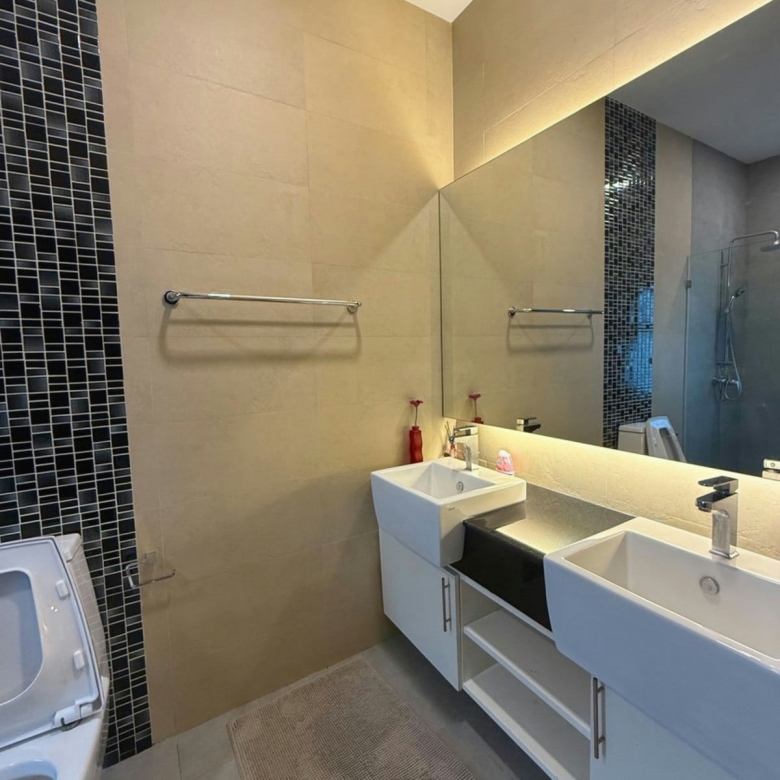 Spacious 4-Bedroom Pool Villa with Large Garden in Hua Hin