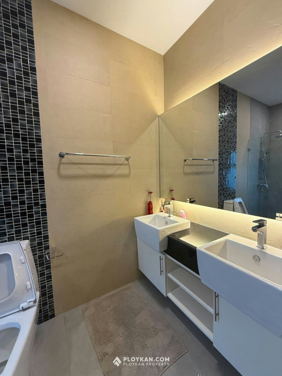 Spacious 4-Bedroom Pool Villa with Large Garden in Hua Hin