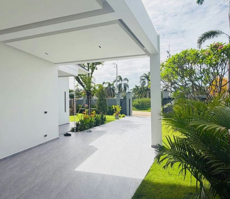 Luxurious House with Private Pool for Rent in Wang Phong, Pranburi