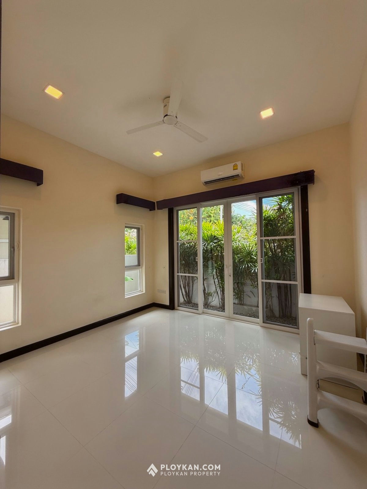 Spacious 4-Bedroom Pool Villa with Large Garden in Hua Hin
