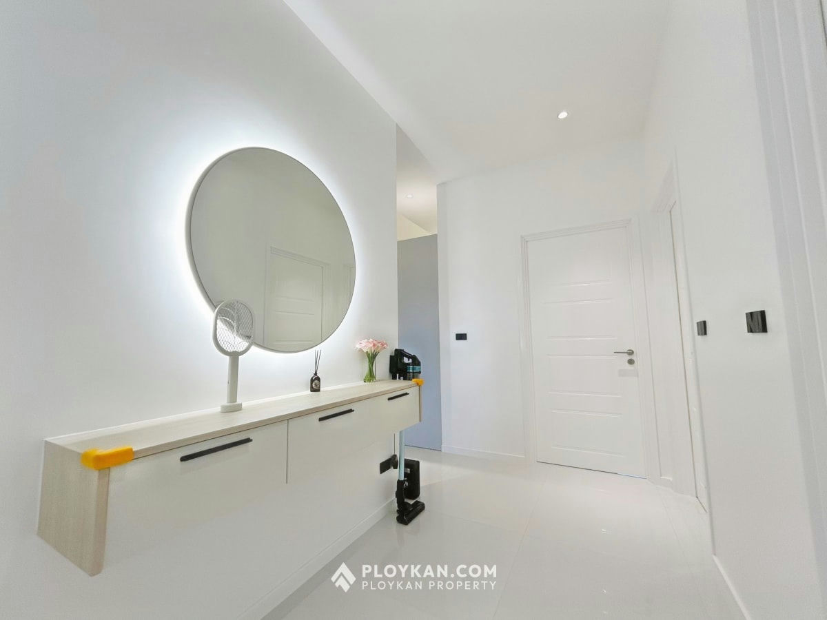 Luxury 4-Bedroom Pool Villa for Rent In The Clouds II