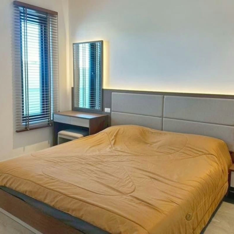 Private Pool Villa with Solar Panels for Rent Near Black Mountain