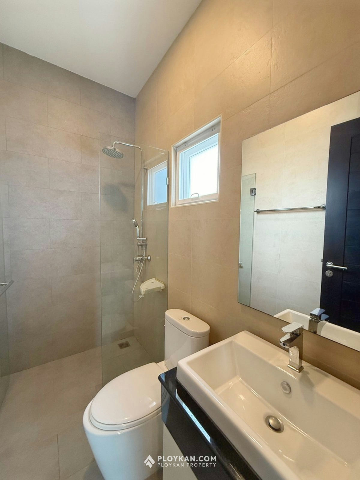 Spacious 4-Bedroom Pool Villa with Large Garden in Hua Hin