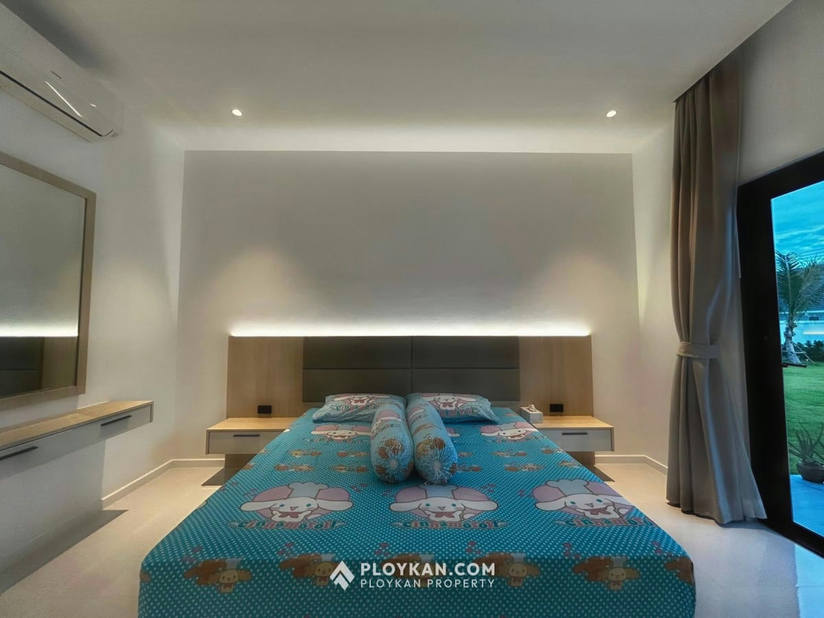 Luxury 4-Bedroom Pool Villa for Rent In The Clouds II