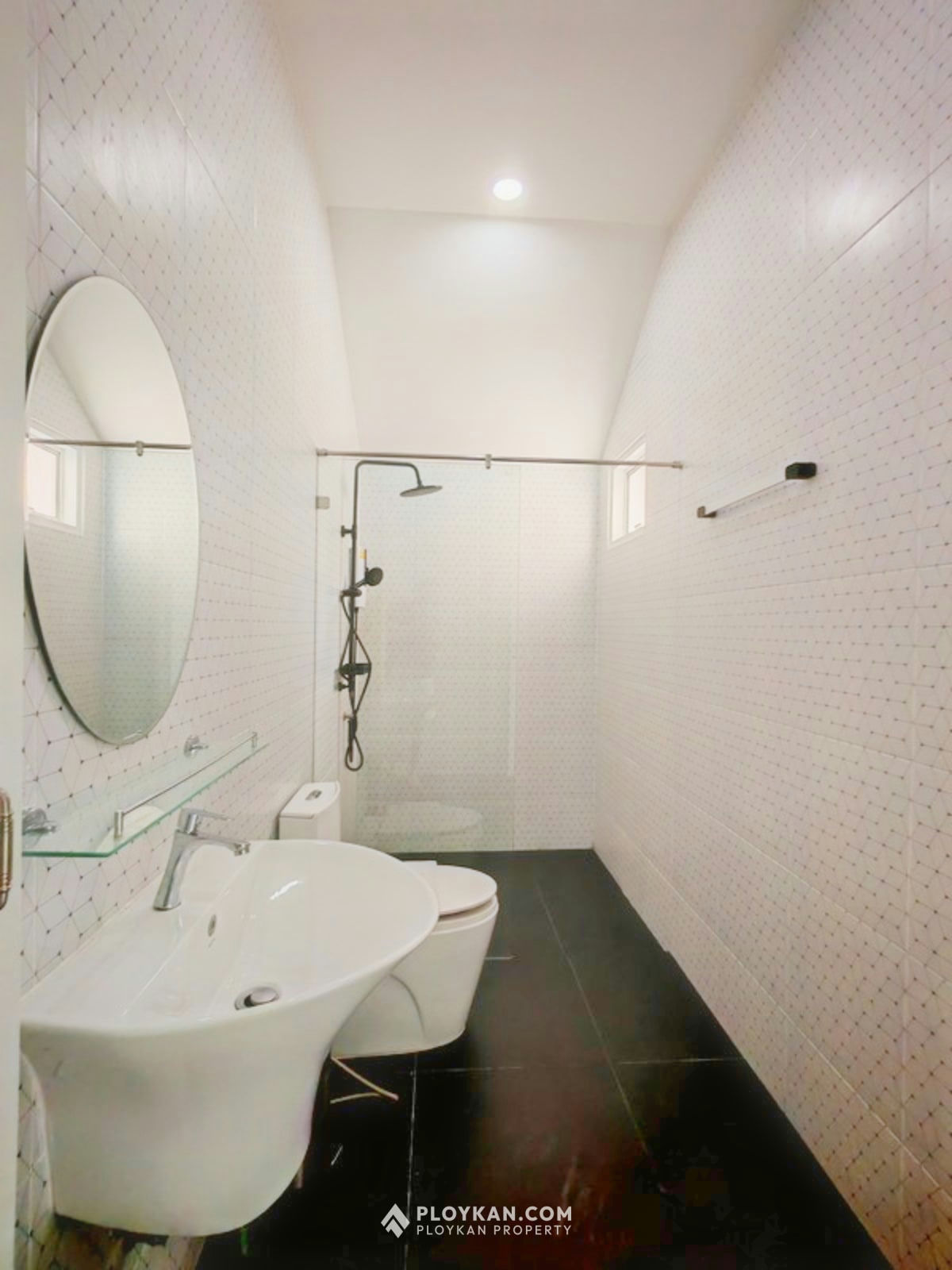 Pool Villa with Guest House for Rent in Thap Tai Hua Hin