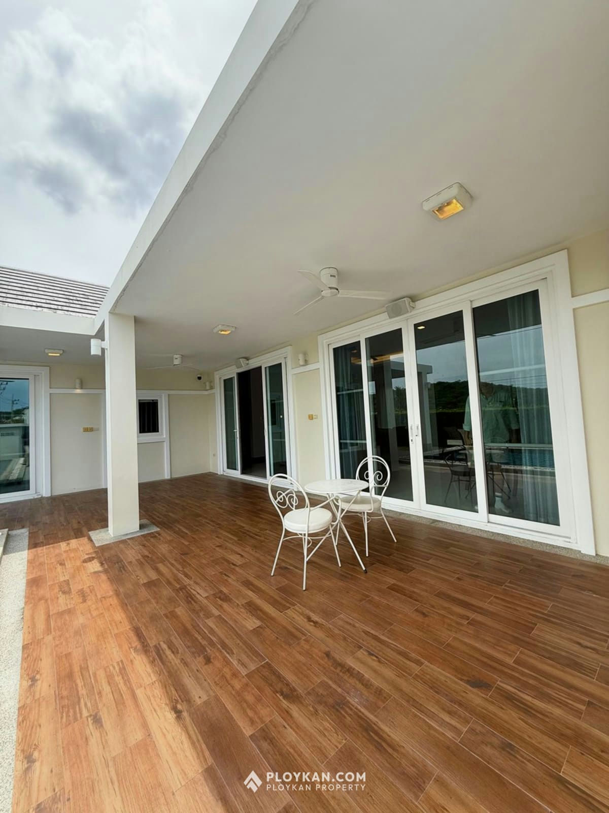 Spacious 4-Bedroom Pool Villa with Large Garden in Hua Hin