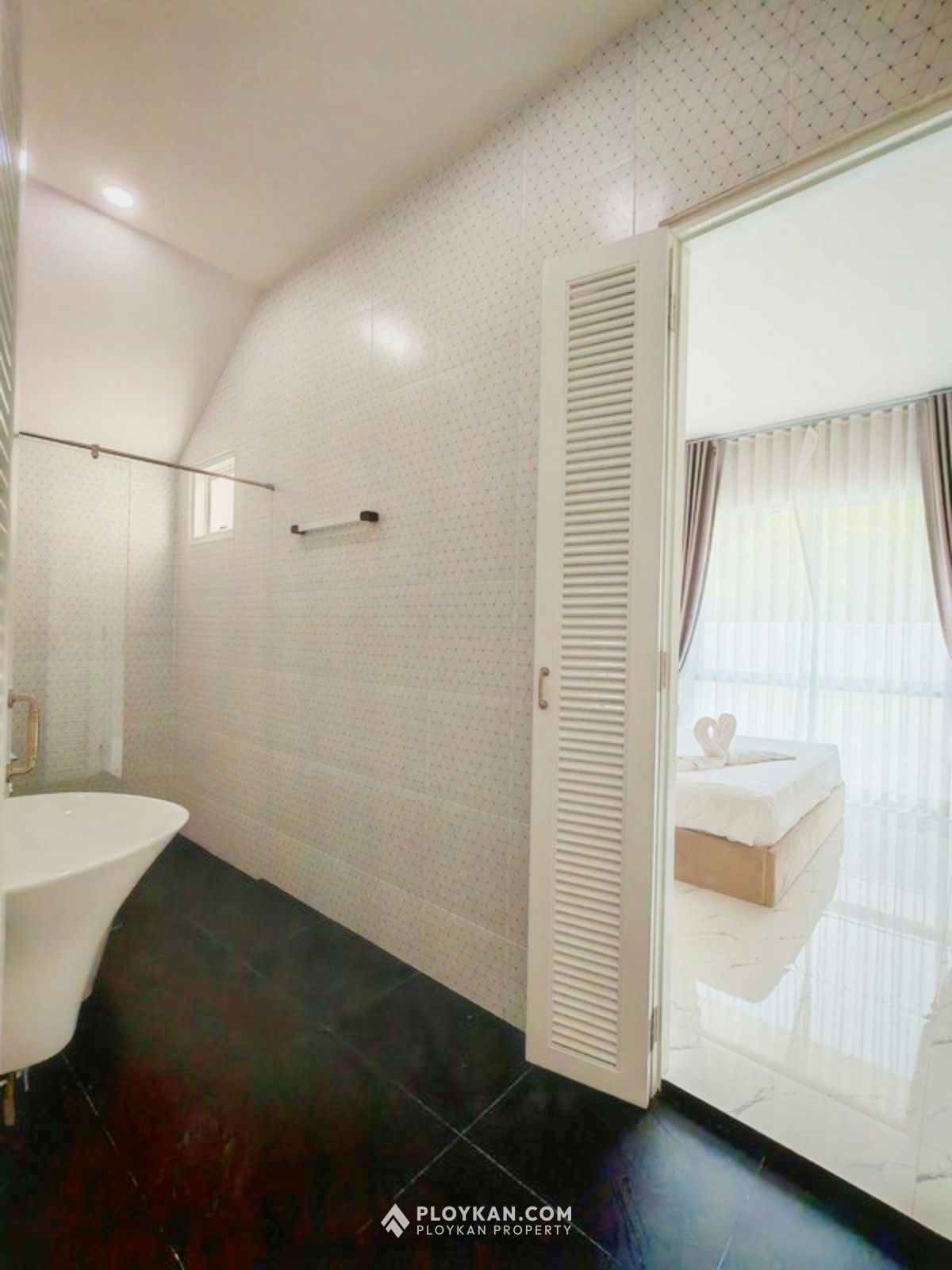 Pool Villa with Guest House for Rent in Thap Tai Hua Hin