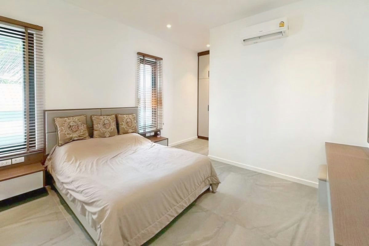 Private Pool Villa with Solar Panels for Rent Near Black Mountain