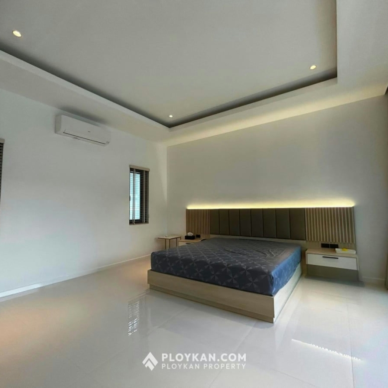 Luxury 4-Bedroom Pool Villa for Rent In The Clouds II