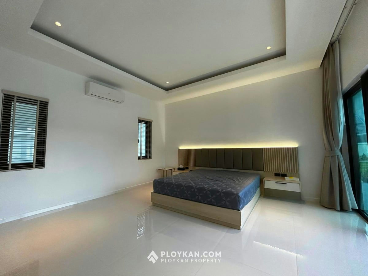 Luxury 4-Bedroom Pool Villa for Rent In The Clouds II