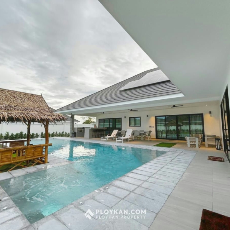 Luxury 4-Bedroom Pool Villa for Rent In The Clouds II