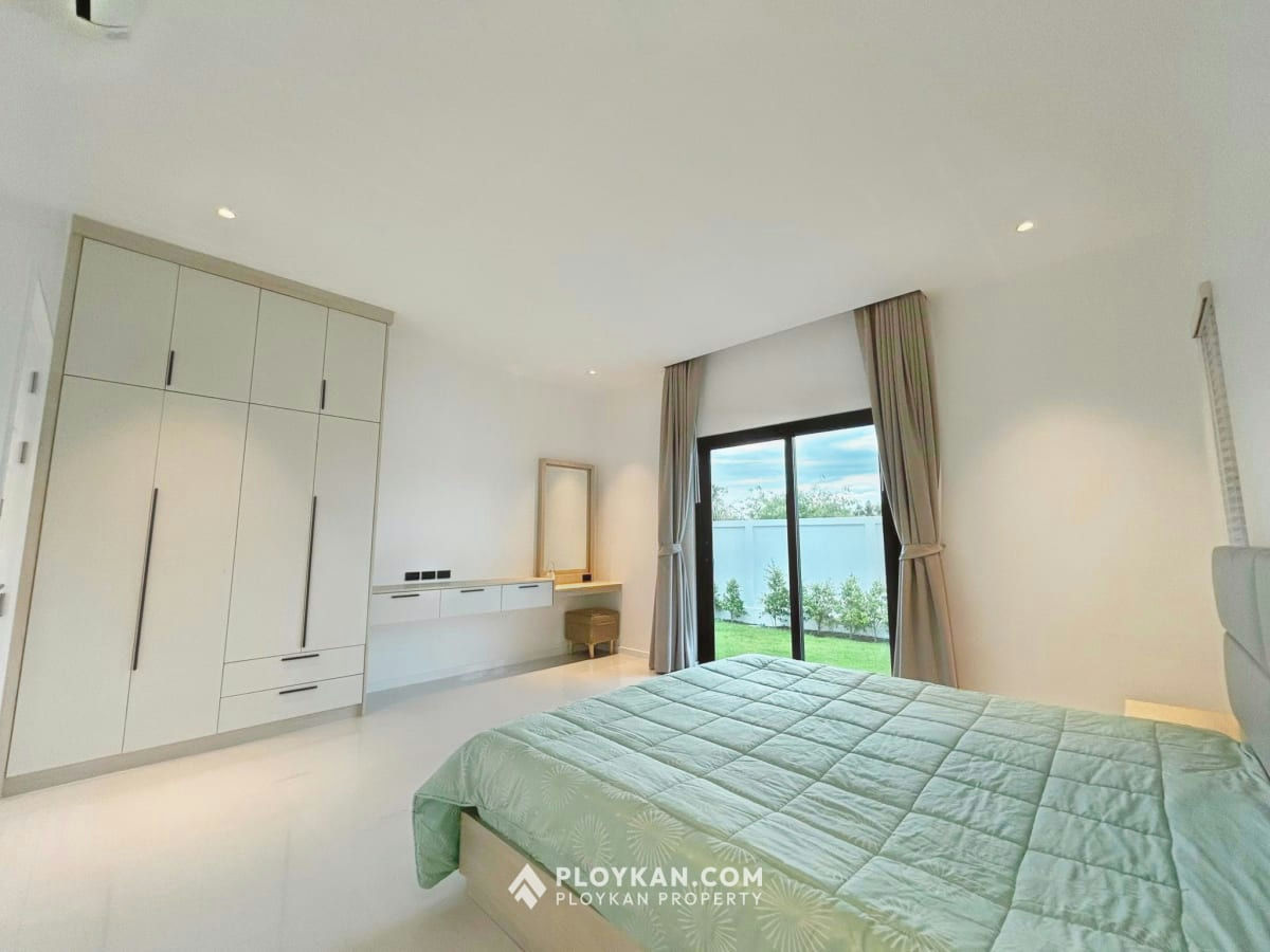 Luxury 4-Bedroom Pool Villa for Rent In The Clouds II