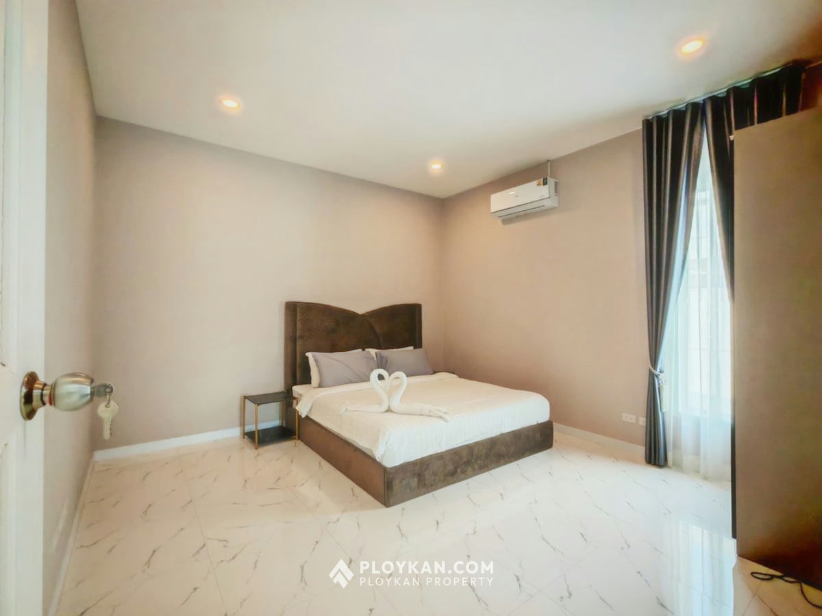 Pool Villa with Guest House for Rent in Thap Tai Hua Hin