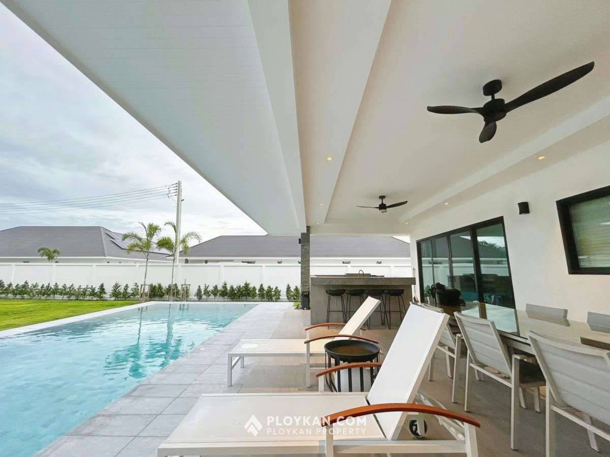 Luxury 4-Bedroom Pool Villa for Rent In The Clouds II