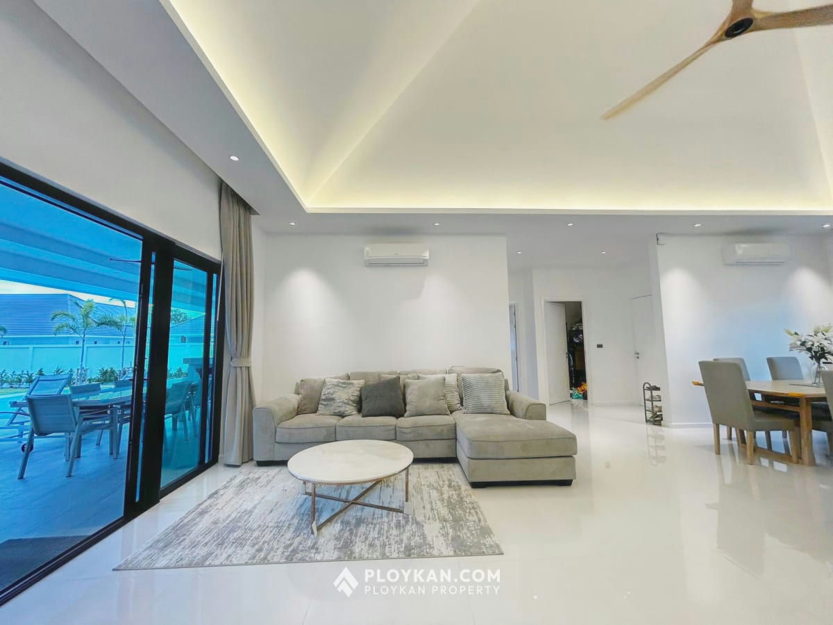 Luxury 4-Bedroom Pool Villa for Rent In The Clouds II