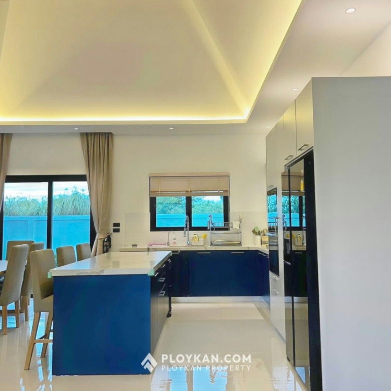 Luxury 4-Bedroom Pool Villa for Rent In The Clouds II
