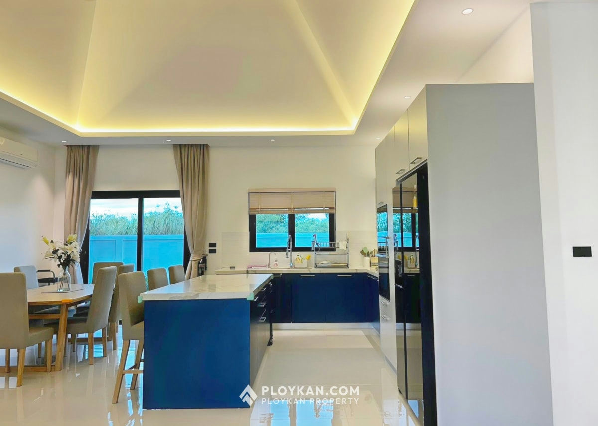 Luxury 4-Bedroom Pool Villa for Rent In The Clouds II