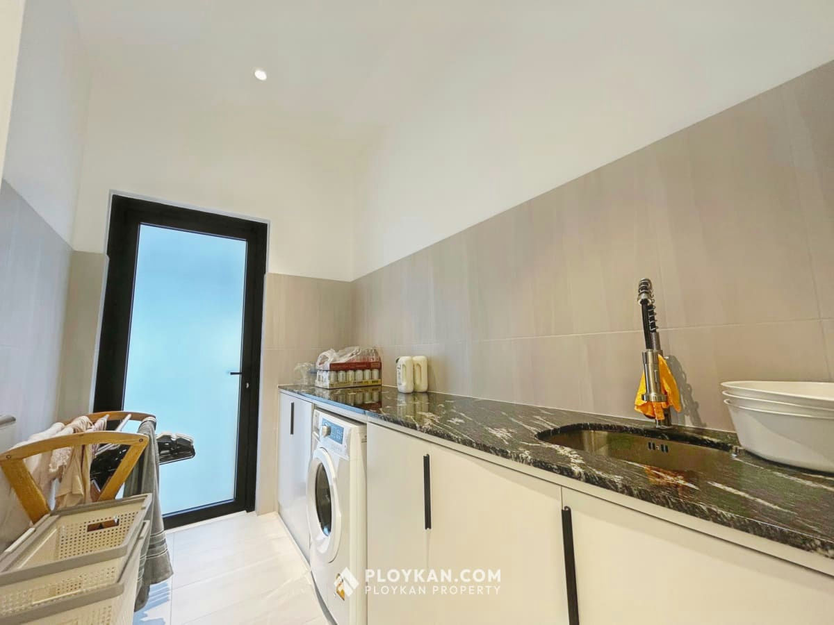 Luxury 4-Bedroom Pool Villa for Rent In The Clouds II