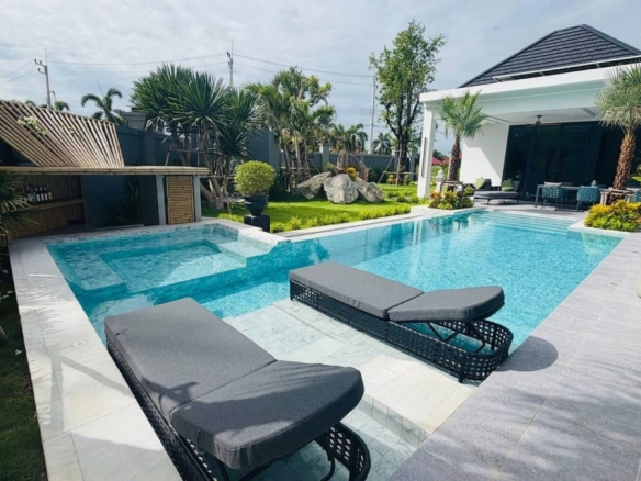 Luxurious House with Private Pool for Rent in Wang Phong, Pranburi