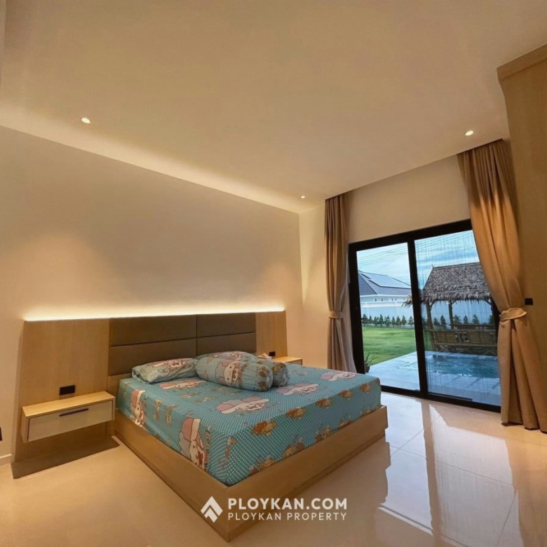 Luxury 4-Bedroom Pool Villa for Rent In The Clouds II