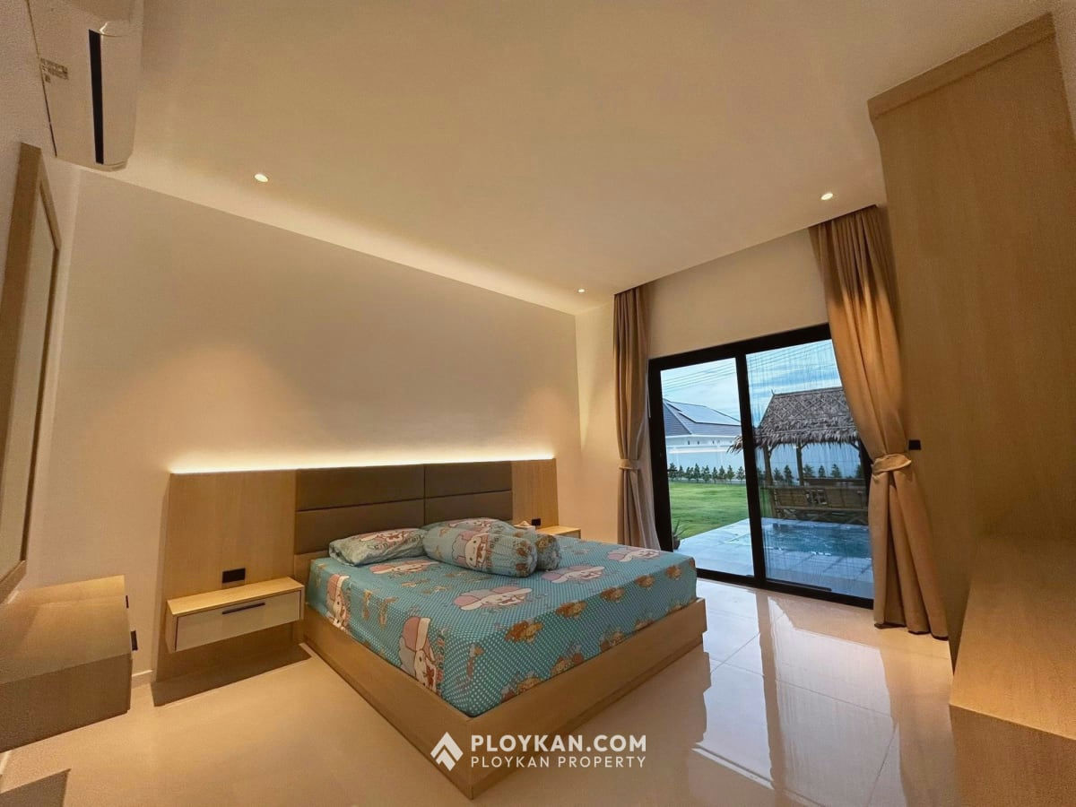 Luxury 4-Bedroom Pool Villa for Rent In The Clouds II