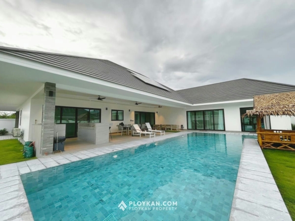 Luxury 4-Bedroom Pool Villa for Rent In The Clouds II