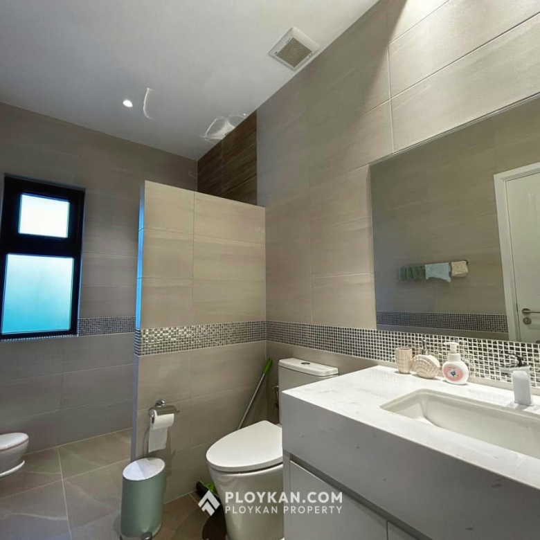 Luxury 4-Bedroom Pool Villa for Rent In The Clouds II