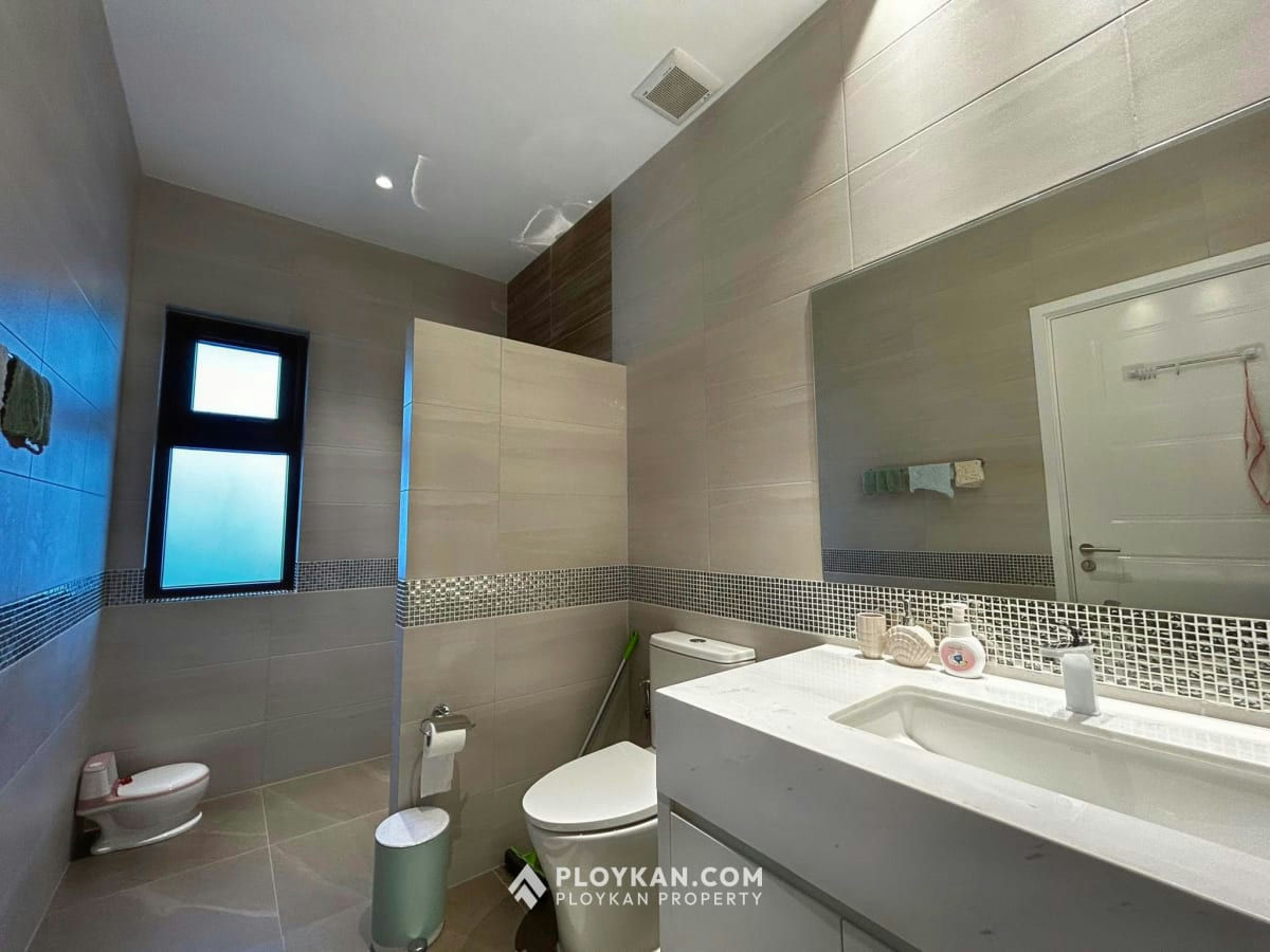 Luxury 4-Bedroom Pool Villa for Rent In The Clouds II