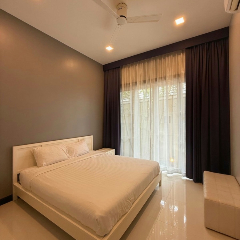 Spacious 4-Bedroom Pool Villa with Large Garden in Hua Hin