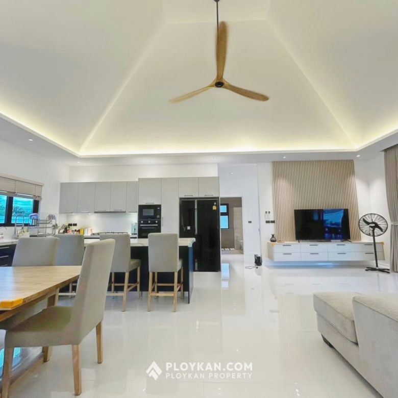 Luxury 4-Bedroom Pool Villa for Rent In The Clouds II
