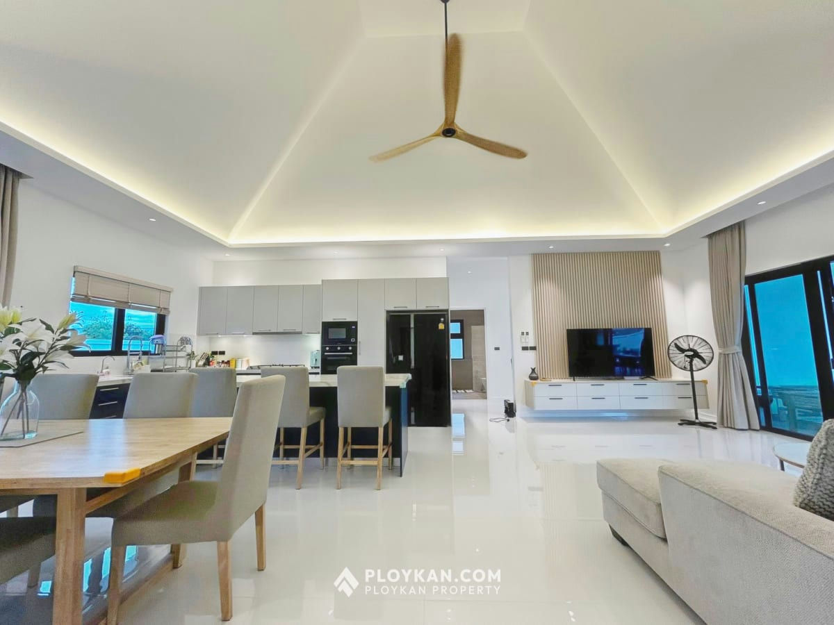 Luxury 4-Bedroom Pool Villa for Rent In The Clouds II
