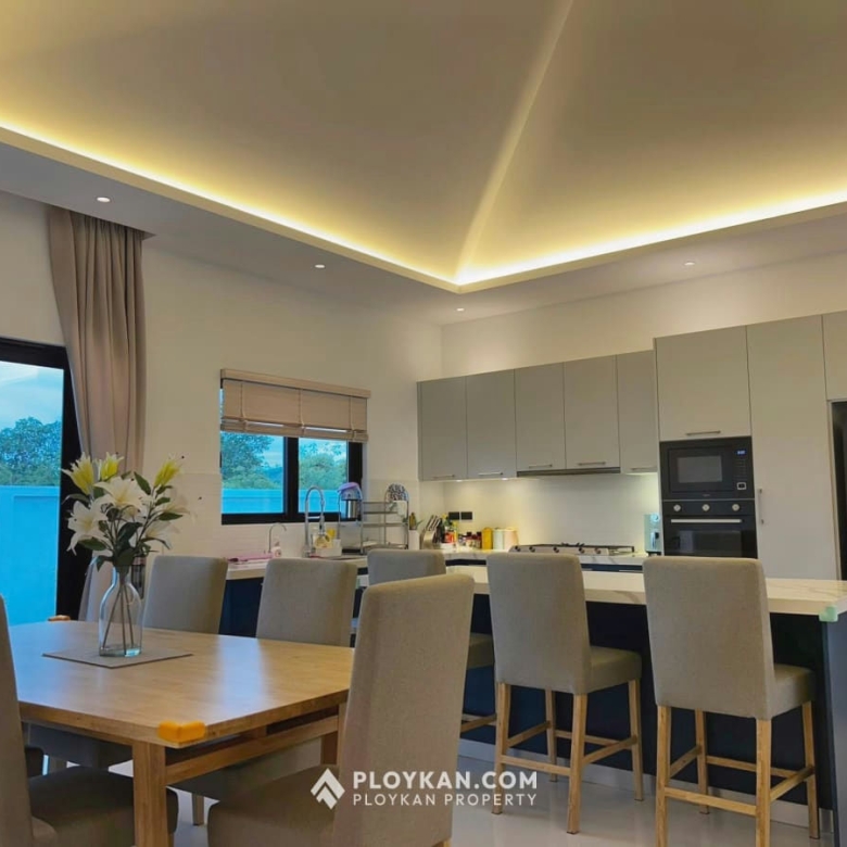 Luxury 4-Bedroom Pool Villa for Rent In The Clouds II