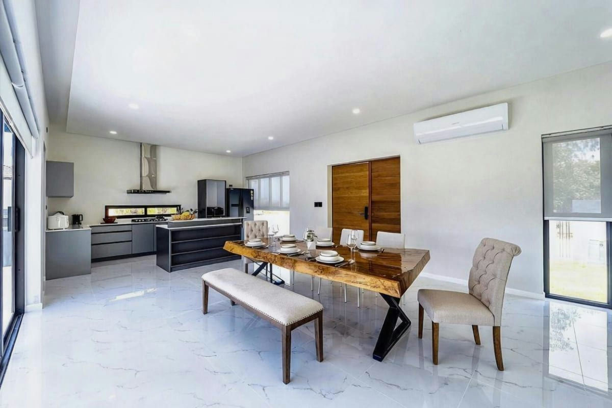 Modern Luxury Private Pool Villa for Rent near the Center of Hua Hin