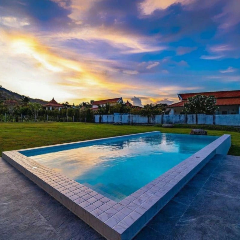 Modern Luxury Private Pool Villa for Rent near the Center of Hua Hin