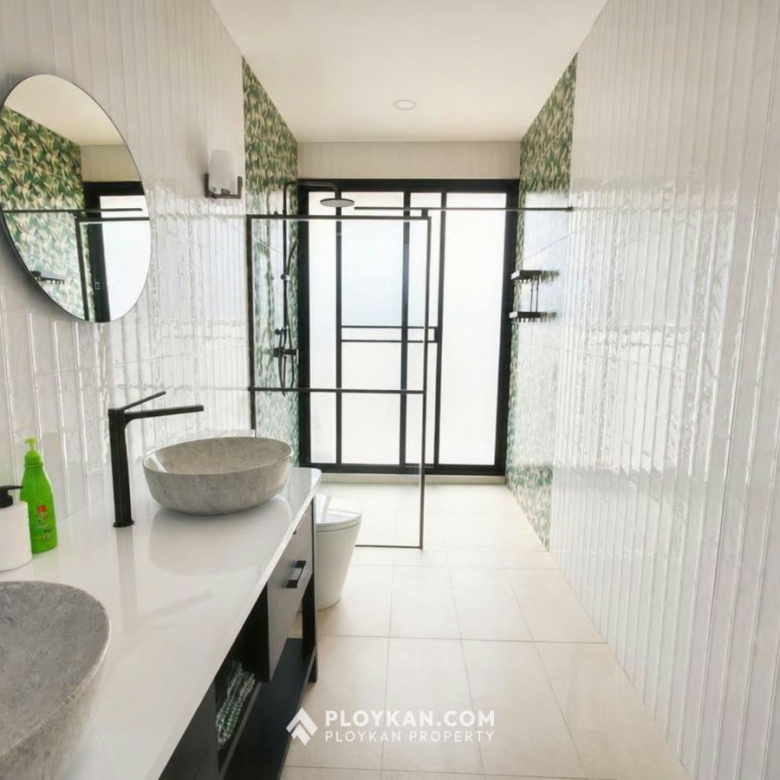 Modern 3-Bedroom Pool Villa for Rent in Wang Pong
