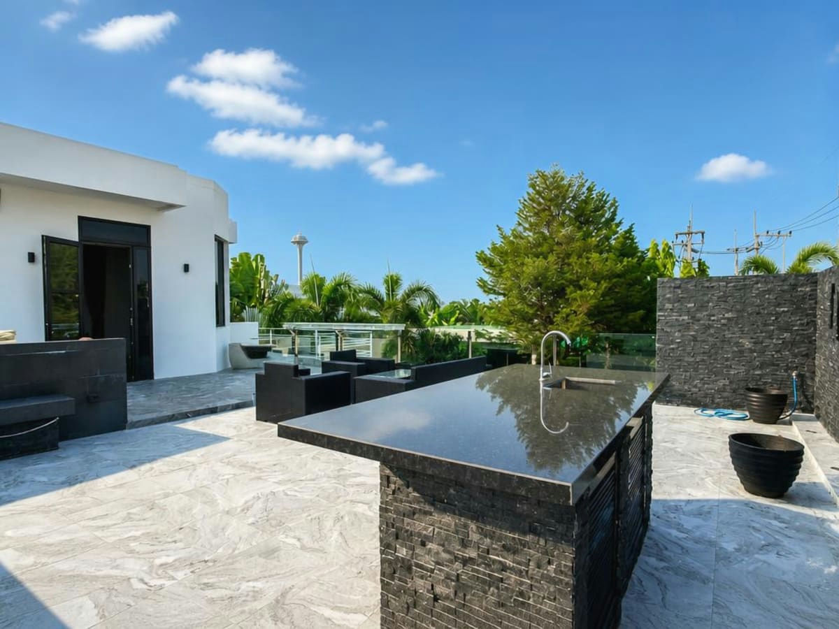 Modern Resort Style 4-Bedroom Pool Villa for Rent at La Lua Hua Hin