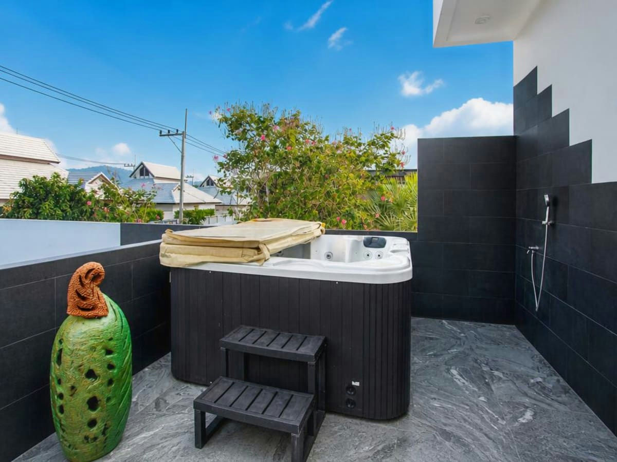 Modern Resort Style 4-Bedroom Pool Villa for Rent at La Lua Hua Hin