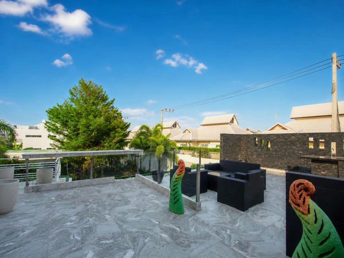Modern Resort Style 4-Bedroom Pool Villa for Rent at La Lua Hua Hin