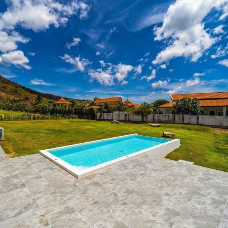 Modern Luxury Private Pool Villa for Rent near the Center of Hua Hin