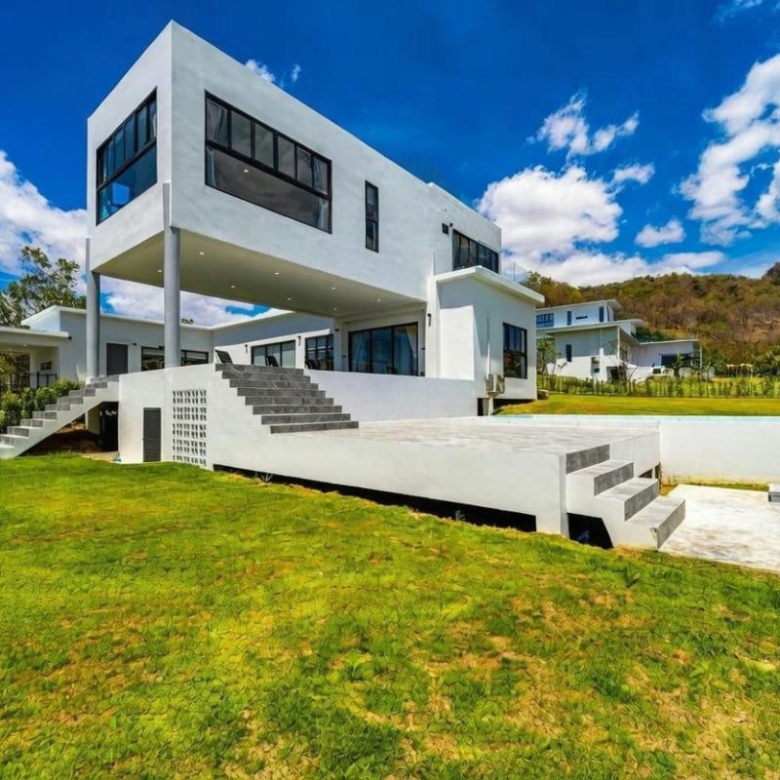 Modern Luxury Private Pool Villa for Rent near the Center of Hua Hin