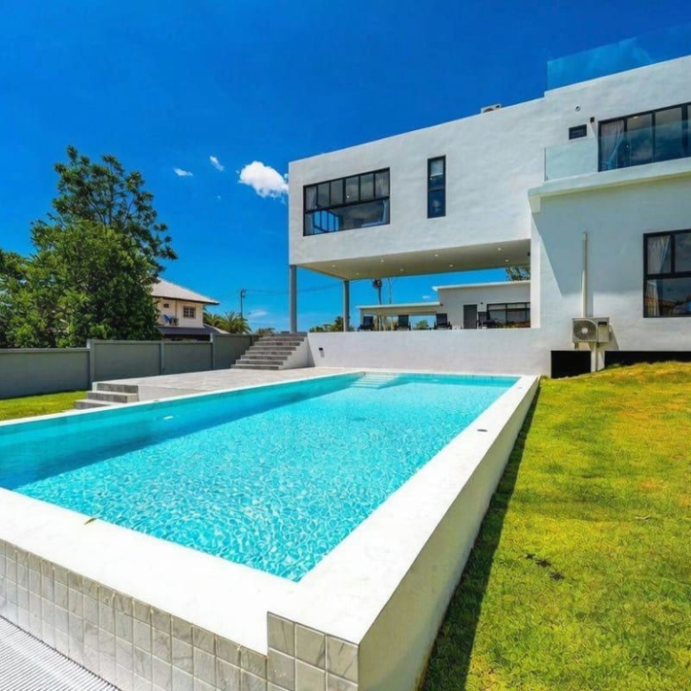 Modern Luxury Private Pool Villa for Rent near the Center of Hua Hin