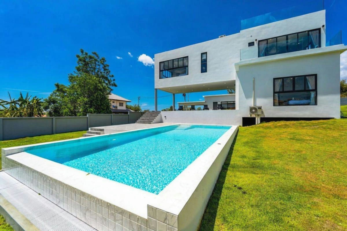 Modern Luxury Private Pool Villa for Rent near the Center of Hua Hin