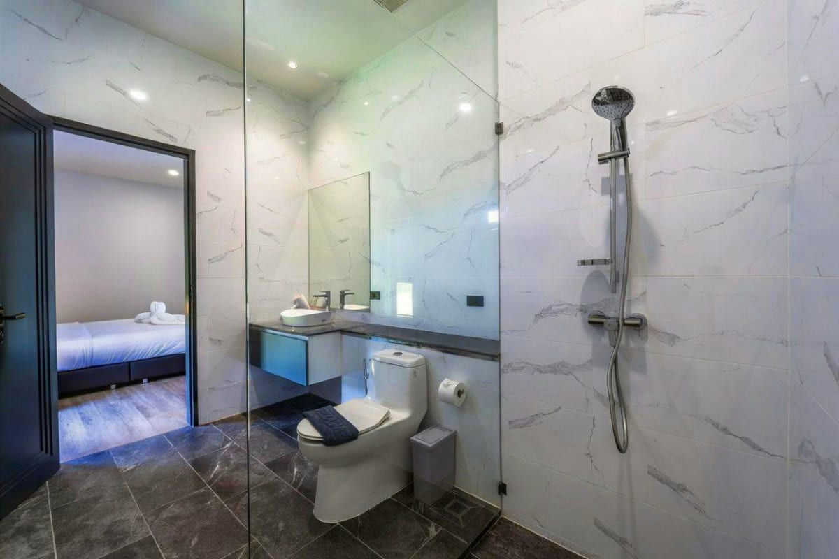 Modern Luxury Private Pool Villa for Rent near the Center of Hua Hin