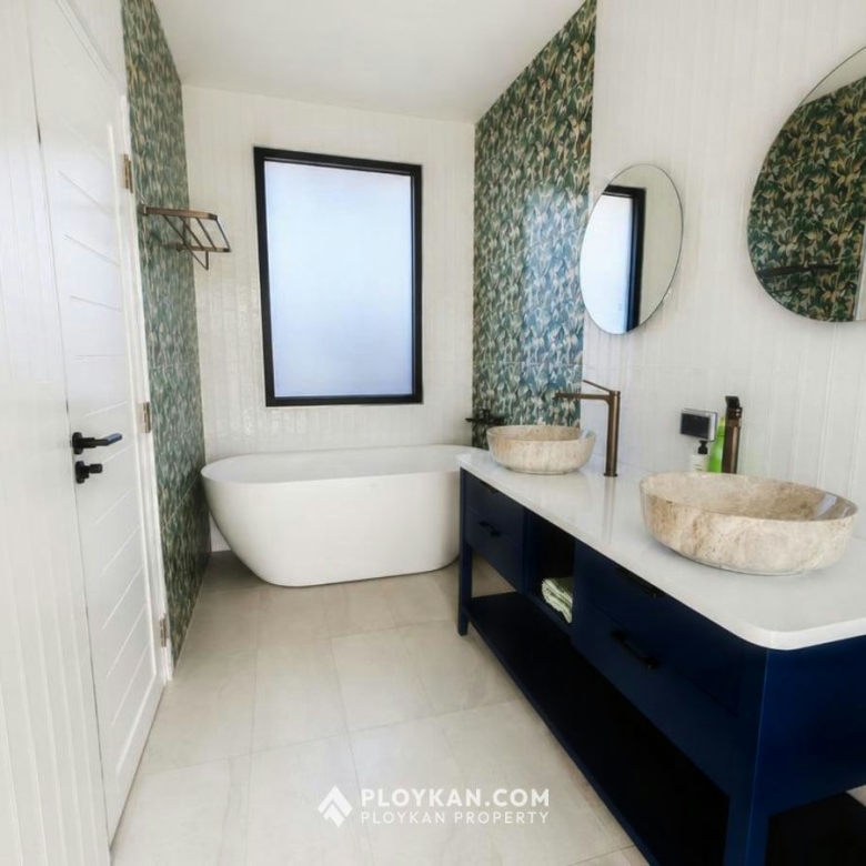 Modern 3-Bedroom Pool Villa for Rent in Wang Pong