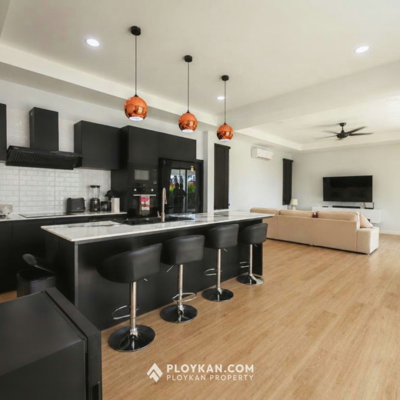 Modern 3-Bedroom Pool Villa for Rent in Wang Pong