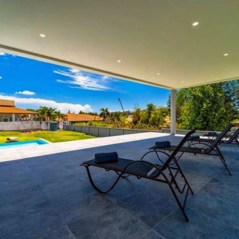 Modern Luxury Private Pool Villa for Rent near the Center of Hua Hin
