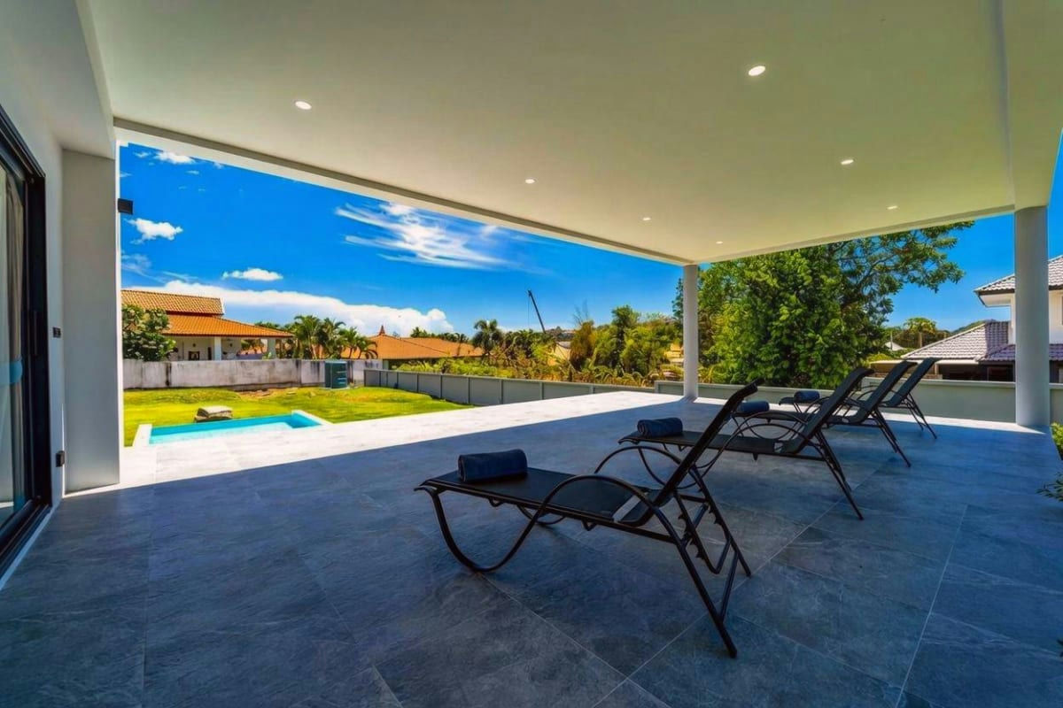 Modern Luxury Private Pool Villa for Rent near the Center of Hua Hin