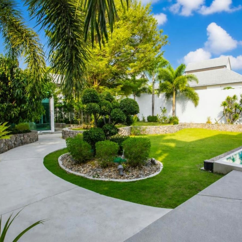 Modern Resort Style 4-Bedroom Pool Villa for Rent at La Lua Hua Hin